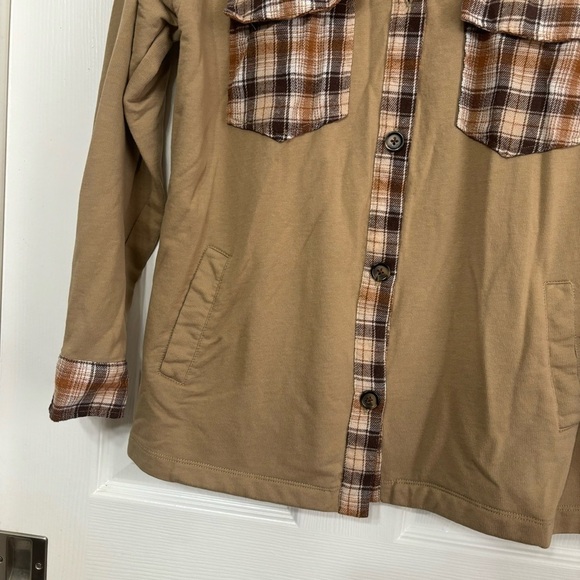 Tan plaid shacket Size Medium - Picture 4 of 10